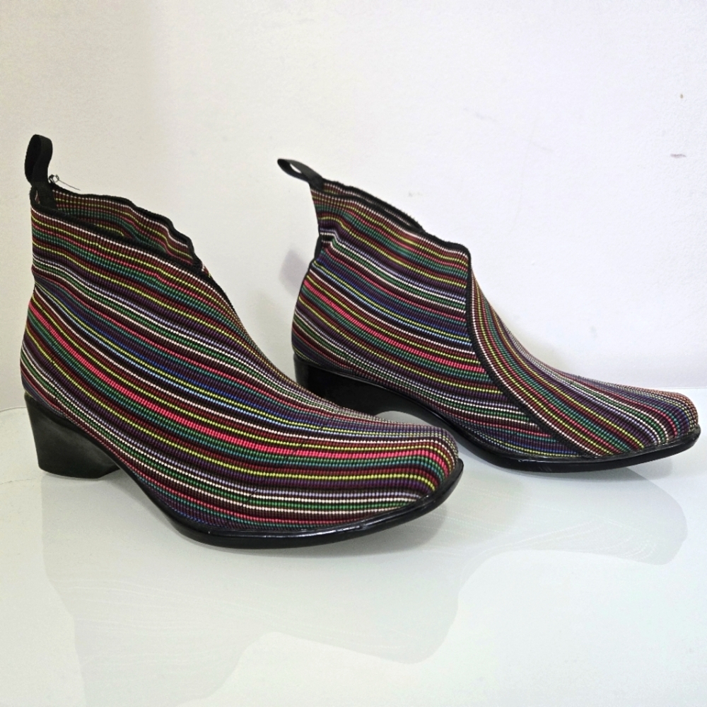 SAN MIGUEL muticolor Neon Stripe Elasticized Woven Ankle Boots. Size 7.5